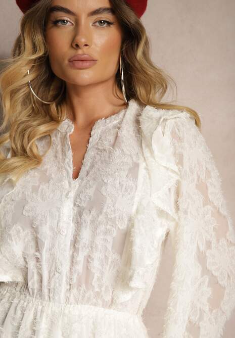 Jasnobeżowa Sukienka o Rozkloszowanym Kroju z Gumką w Talii i Falbanami Zinetha