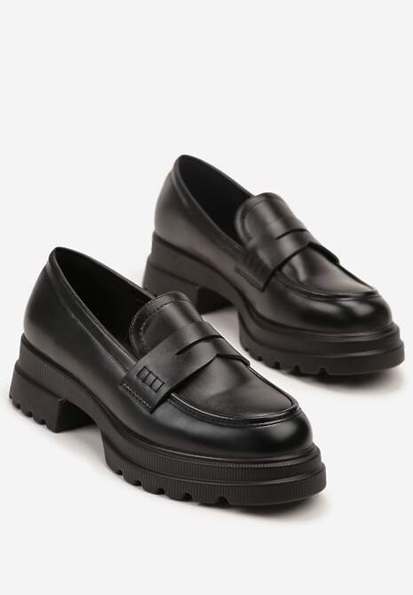 Czarne Mokasyny o Klasycznym Fasonie na Podeszwie ze Żłobieniami Grelena