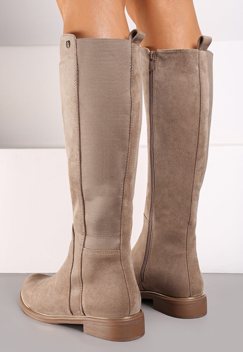 Beżowe Kozaki z Ekozamszu na Płaskiej Podeszwie w Stylu Oficerek z Gumką Ansista