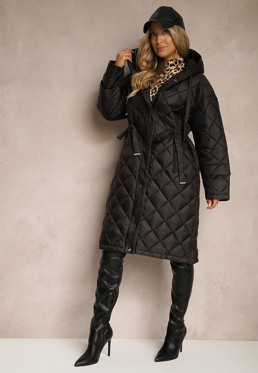 Jasnobeżowa Długa Kurtka z Kapturem i Paskiem w Talii Zdobiona Pikowanymi Przeszyciami Nikilya