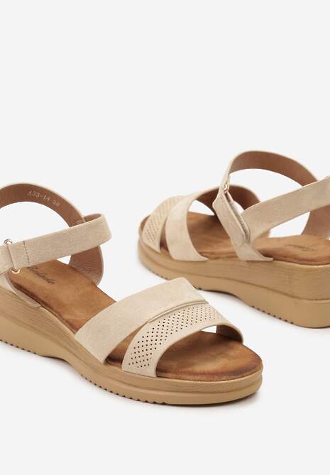 Beżowe Sandały na Koturnie z Imitacji Zamszu na Rzep Filtressa