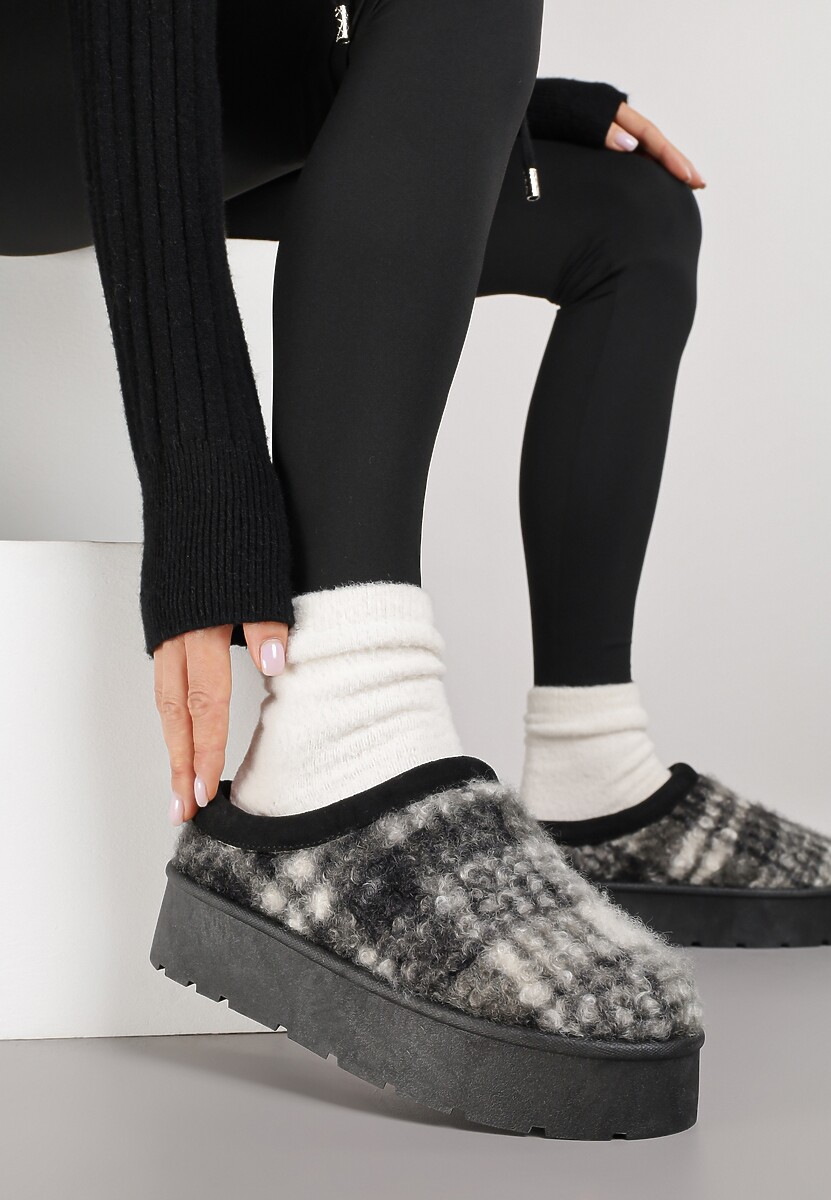 Czarne Śniegowce na Platformie Ozdobione Kratą Ammea