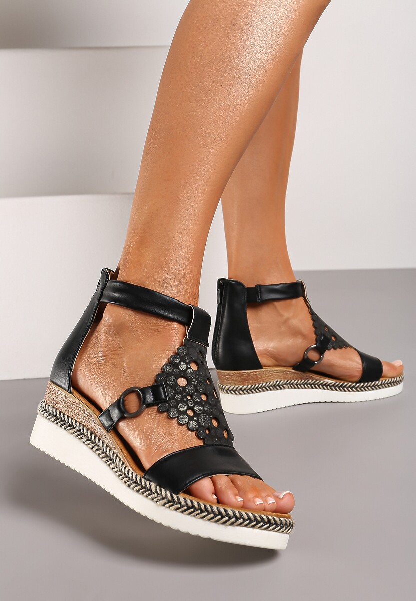 Beżowe Sandały na Koturnie z Ekoskóry Zapinane na Suwak Obissa