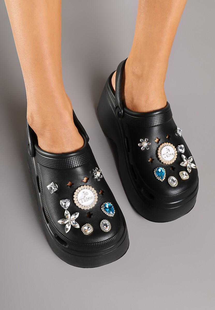 Czarne Klapki na Platformie z Wycięciami i Cyrkoniami Wilarna