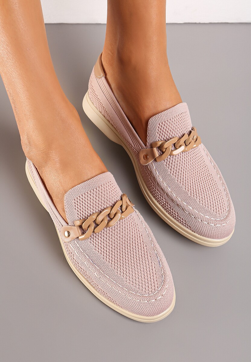 Różowe Mokasyny z Metalicznym Łańcuchem i Perforacją Mireali