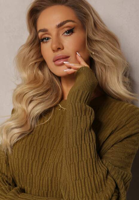 Ciemnozielony Sweter z Tłoczeniami o Klasycznym Fasonie Sigune