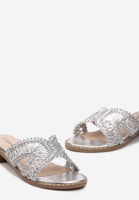 Srebrne Klapki o Ażurowym Wykończeniu Iraldepa