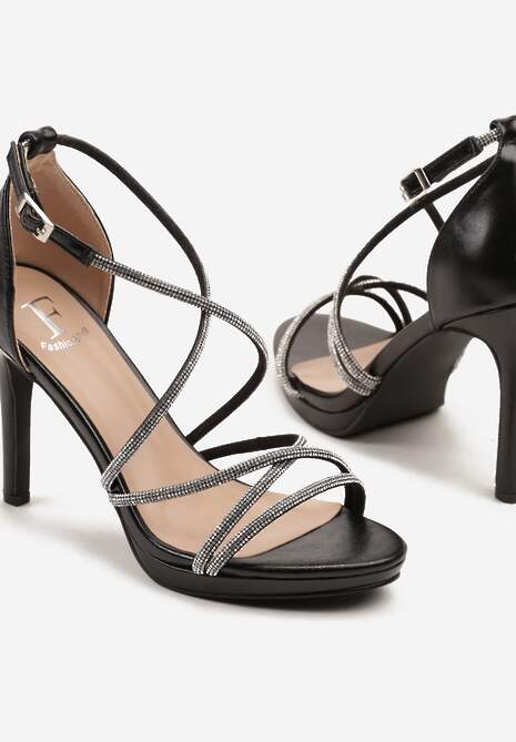 Czarne Sandały Na Szpilce z Paseczkami Ozdobionymi Cyrkoniami Sorisma