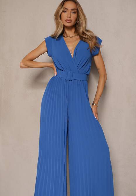 Niebieski Kopertowy Kombinezon Wide Leg Zdobiony Plisami i Paskiem z Klamrą Salirella