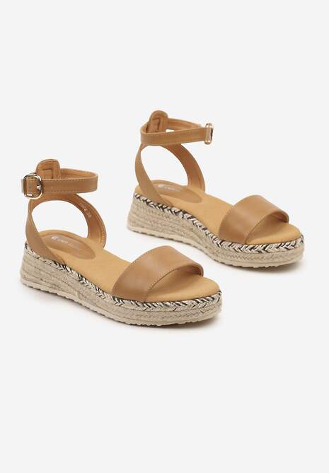 Brązowe Sandały z Ekoskóry na Grubej Plecionej Podeszwie Zapinane na Sprzączkę Uvionna