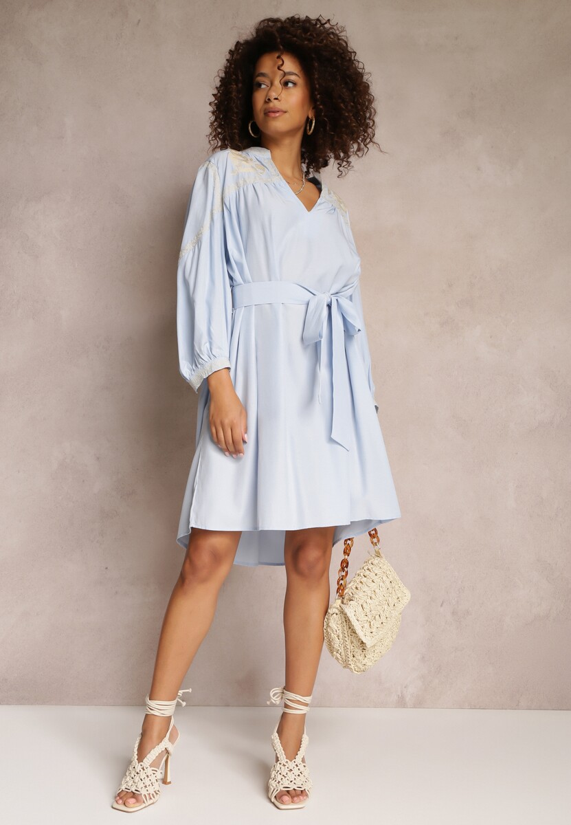 Niebieska Pudełkowa Sukienka Mini z Wiązanym Paskiem i Haftem Eudas