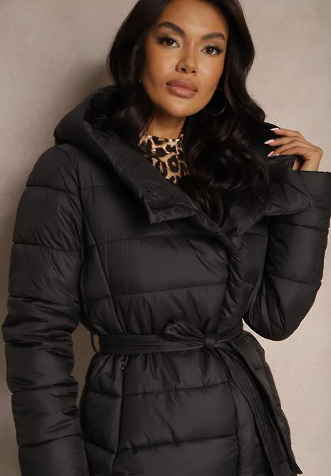 Czarna Długa Kurtka Pikowana z Paskiem Mocno Ocieplana Calsemi