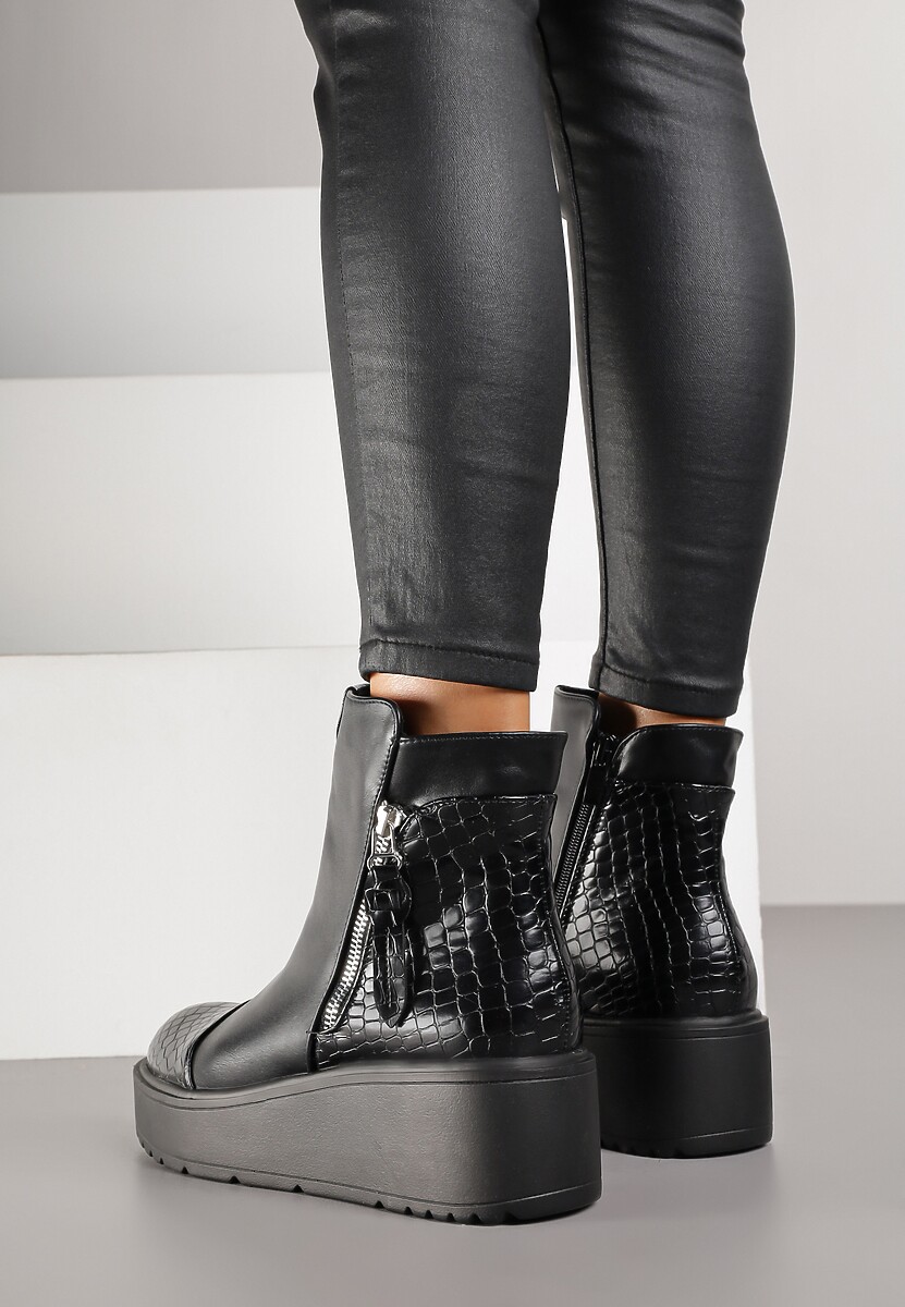 Czarne Botki Vices z Imitacji Skóry na Platformie Ozdobione Tłoczeniem Faleressa