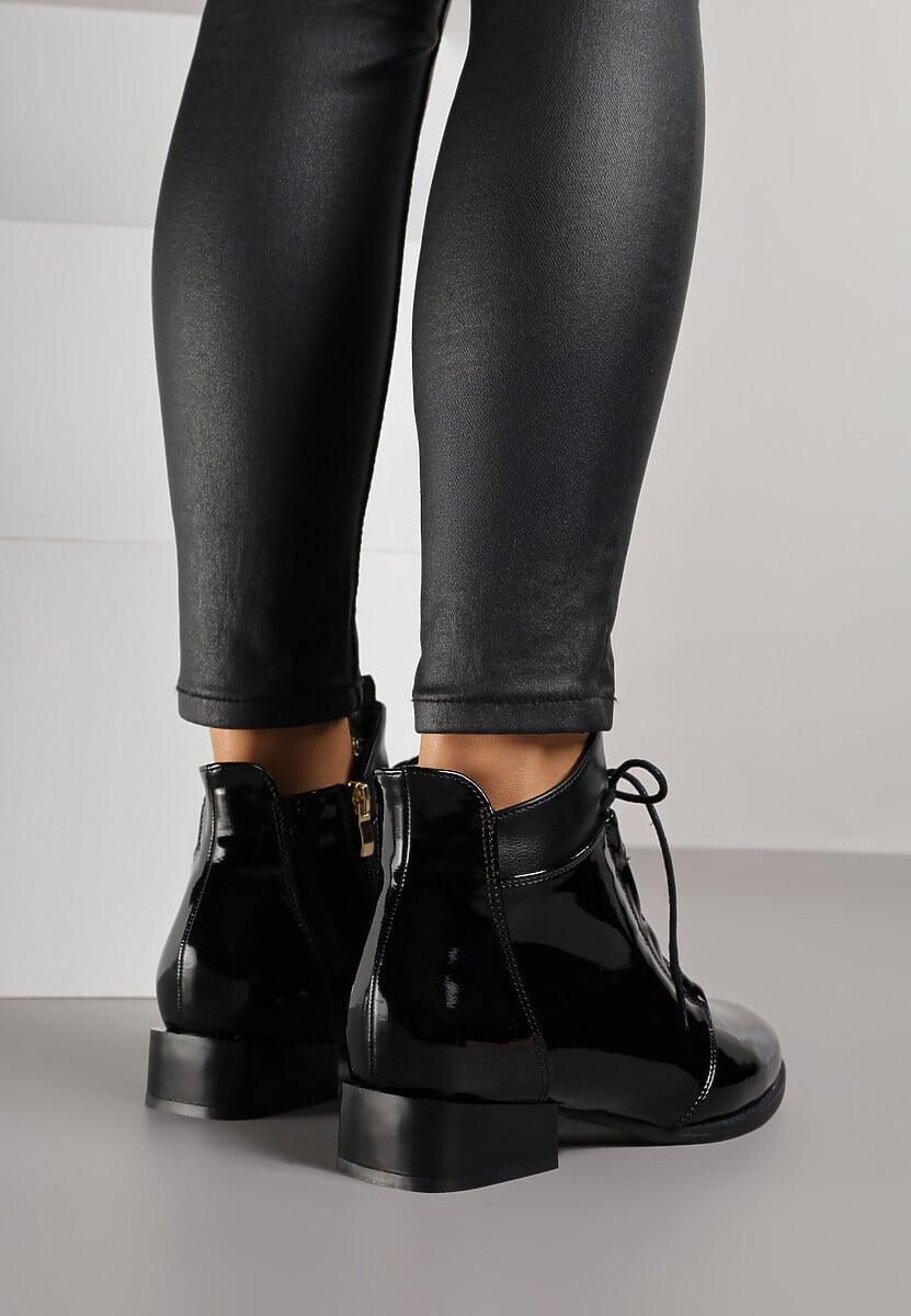 Czarne Botki Lakierowane na Płaskiej Podeszwie ze Sznurowaniem Mivalia