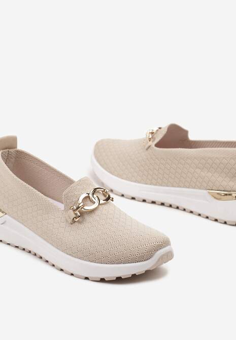 Beżowe Wsuwane Półbuty w Stylu Tenisówek Ozdobione Klamrą Wiatalia