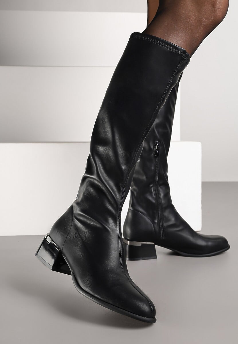 Czarne Kozaki z Ekoskóry na Słupku Ozdobione Metaliczną Aplikacją Asfila