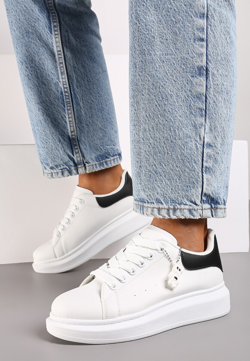 Białe Casualowe Sneakersy z Zawieszką Misiem Ulevidia