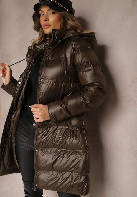 Brązowa Długa Kurtka z Kapturem Kieszeniami i Dwustronnym Suwakiem Zdobiona Pikowaniem Sanaviel