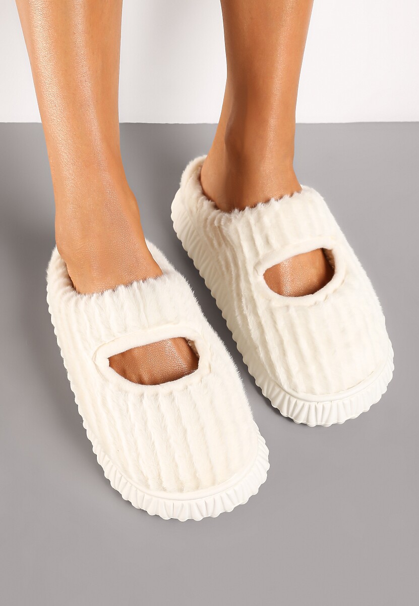 Białe Kapcie Pluszowe z Wycięciem na Nosku Tamiviela