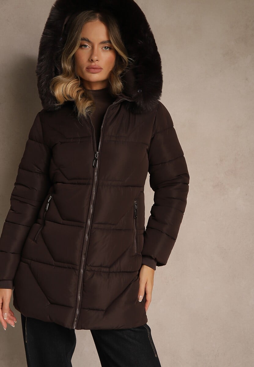 Brązowa Kurtka z Pikowanymi Przeszyciami i Kapturem z Futrem Anindrie