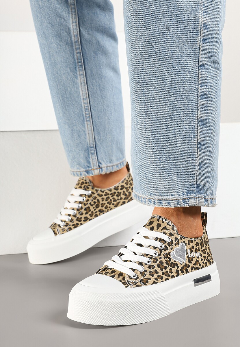 Panterkowe Trampki na Platformie z Ozdobnym Napisem i Sercem Laviere