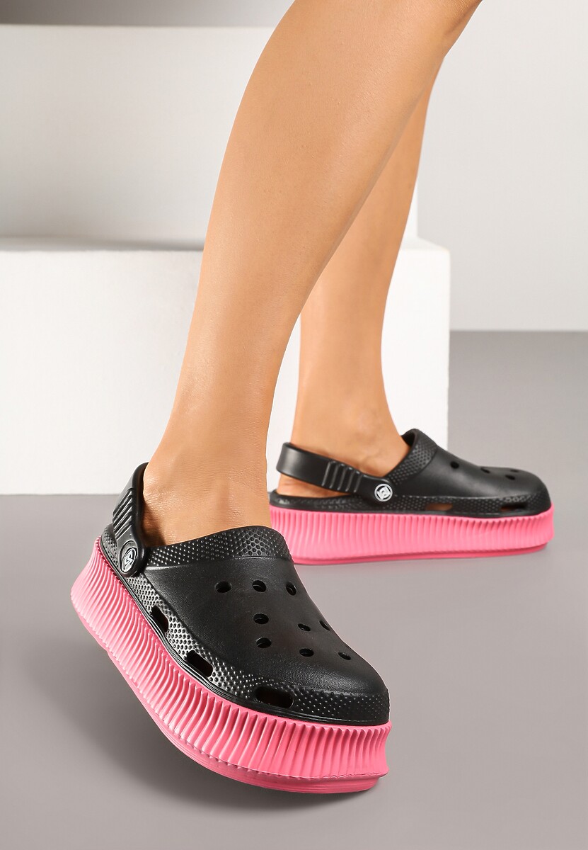 Fioletowe Piankowe Klapki na Tłoczonej Platformie z Paskiem na Piętę Isallia