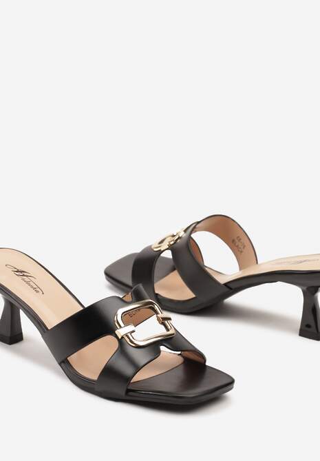 Czarne Klapki na Szpilce Ozdobione Metaliczną Aplikacją Neorinn