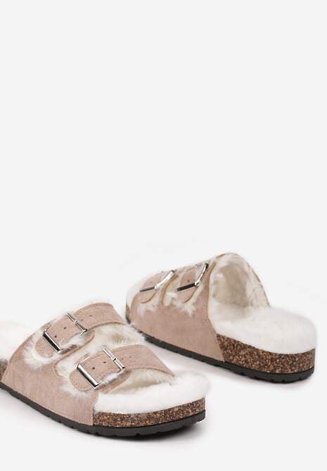 Beżowe Kapcie na Płaskiej Podeszwie z Paskami i Klamrami Cialetta