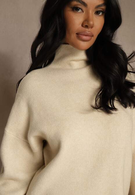 Jasnobeżowy Golf Ozdobiony Ściągaczami Wedena