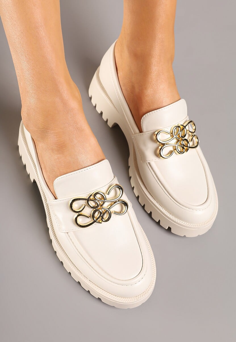 Beżowe Mokasyny na Niskiej Platformie z Metalowym Detalem Ahlerina