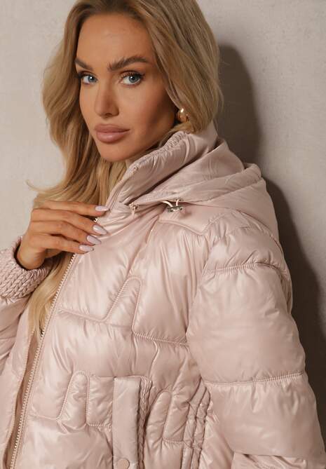 Różowa Kurtka z Odpinanym Kapturem Dłuższym Tyłem i Ściągaczami z Pikowanym Przeszyciem Zinlea