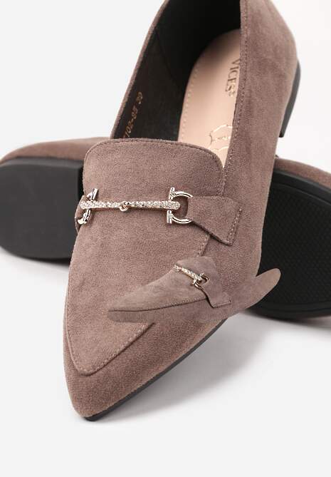 Ciemnobeżowe Mokasyny Vices ze Szpiczastym Noskiem Zdobione Aplikacją Rilosia