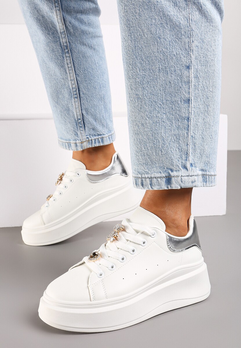 Biało-Srebrne Sneakersy na Grubej Podeszwie ze Złotymi Ozdobami na Sznurówkach i Wstawką na Pięcie Rexisa