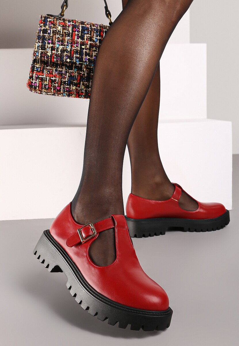 Bordowe Półbuty na Platformie Wykończone Sprzączką Berilora