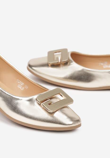 Złote Balerinki Ozdobione Geometryczną Aplikacją Tirenia