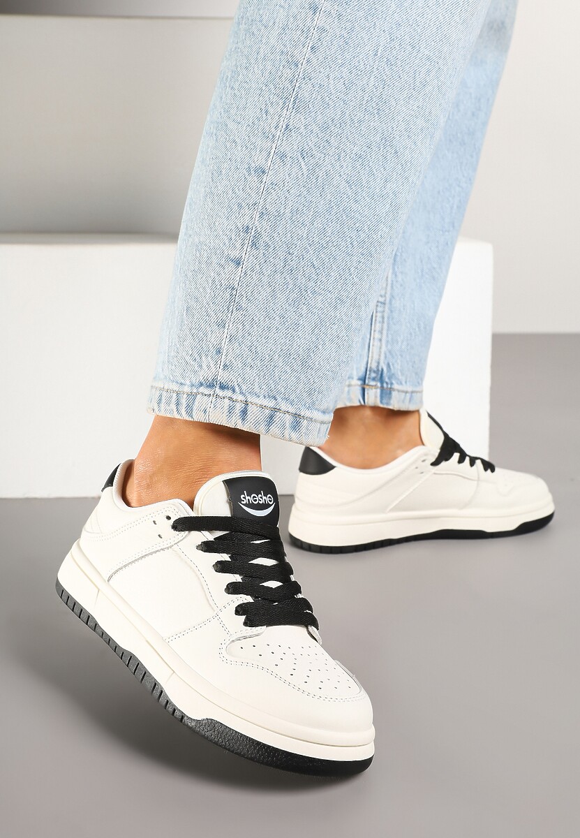 Beżowo-Czarne Sneakersy z Ozdobną Perforacją Anurttia