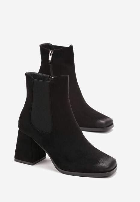 Czarne Botki na Słupku z Kwadratowym Noskiem Conneka