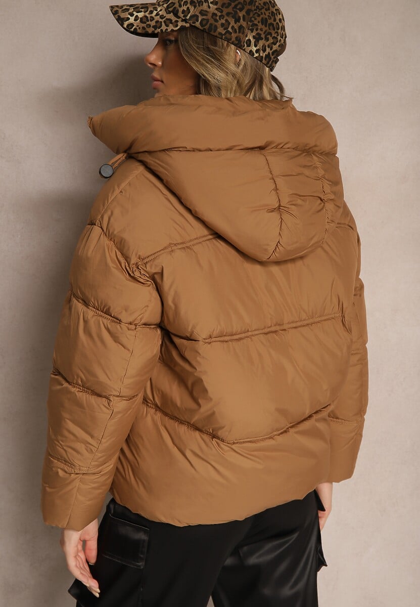 Brązowa Pikowana Kurtka z Kapturem ściągaczami i Troczkami Hedidra