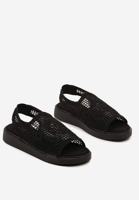 Czarne Wsuwane Sandały z Ażurową Cholewką Triavera