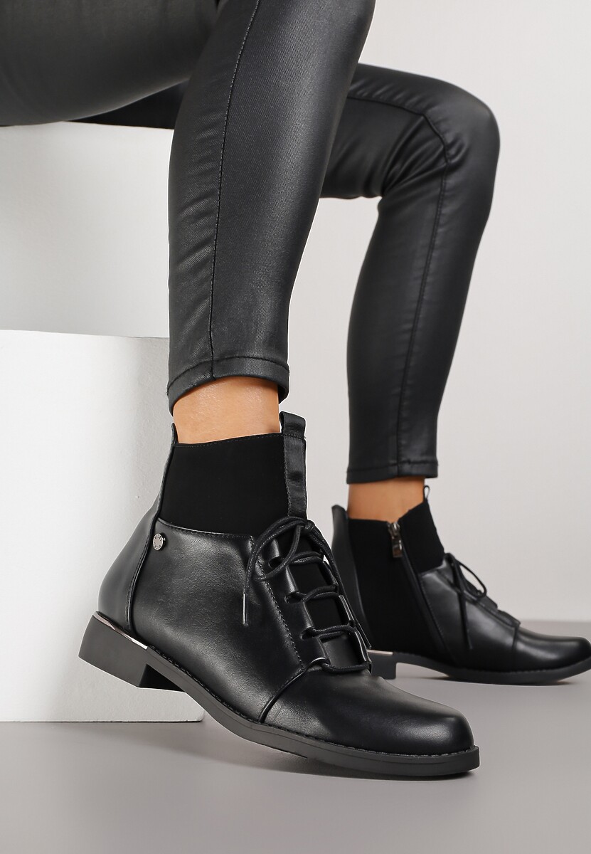 Czarne Botki Vices Lakierowane ze Sznurowaną Cholewką i Elastycznymi Panelami Flilera