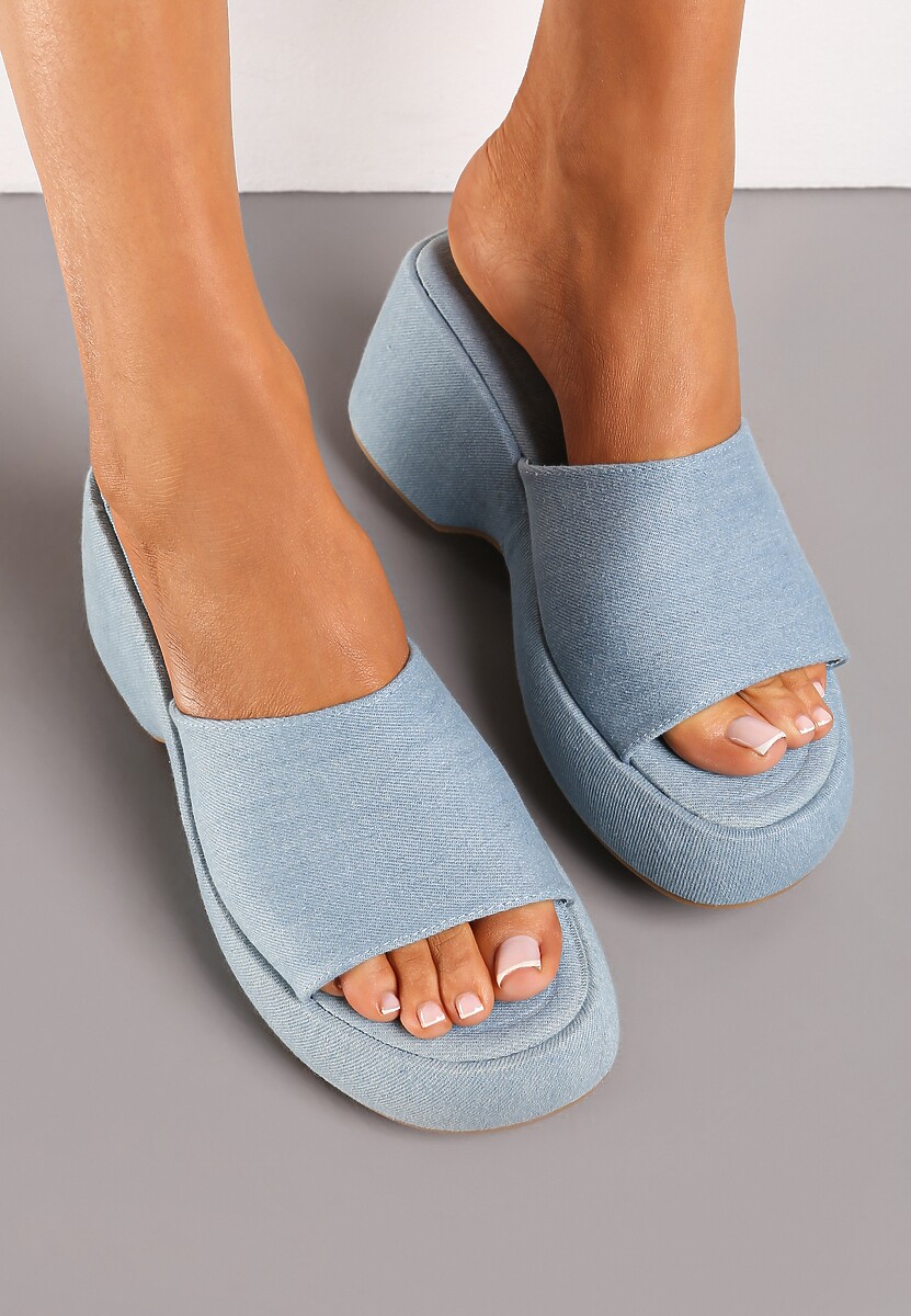 Niebieskie Jednolite Klapki z Szerokim Paskiem na Koturnie z Platformą Kaldira