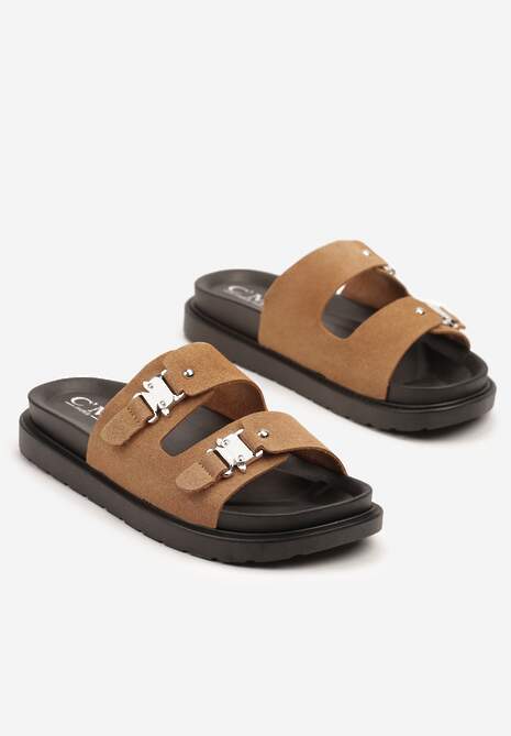 Ciemnobeżowe Klapki Ozdobione Klamrami Islevis