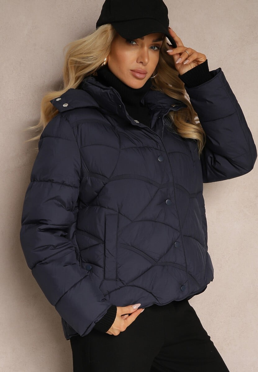 Granatowa Kurtka z Pikowanymi Przeszyciami o Prostym Kroju z Kapturem i Kieszeniami Salielia