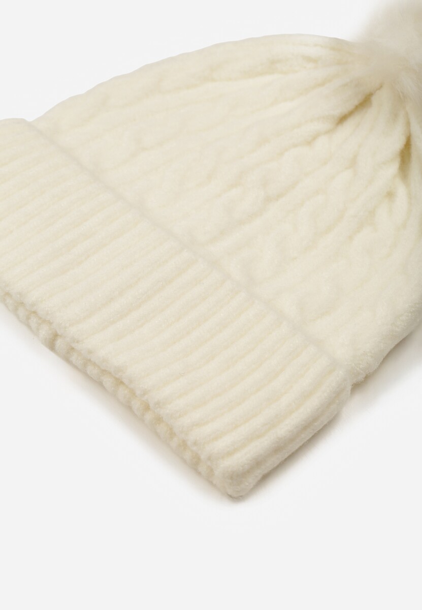 Jasnobeżowa Czapka z Pomponem Zdobiona Warkoczowym Splotem Vetizare