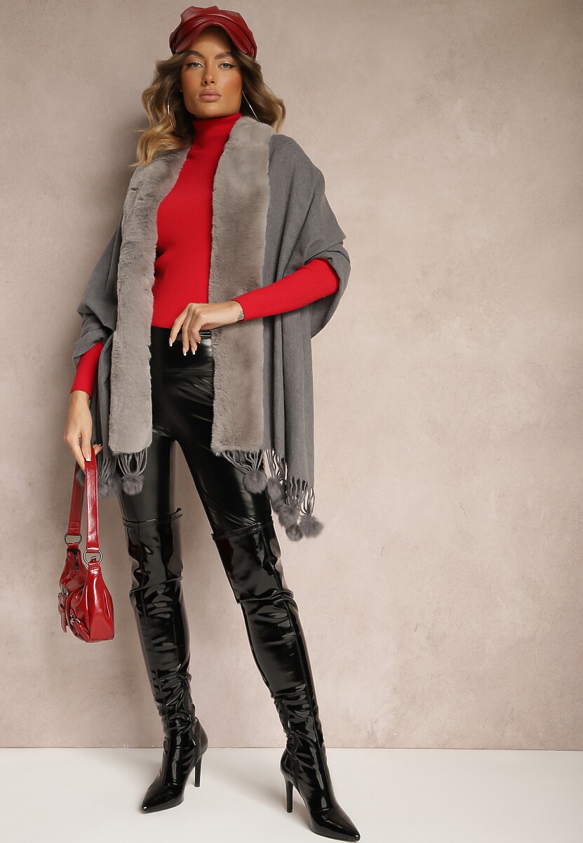 Ciemnoszary Szalik Narzutka o Prostokątnym Fasonie z Futerkiem i Pomponami Taqan