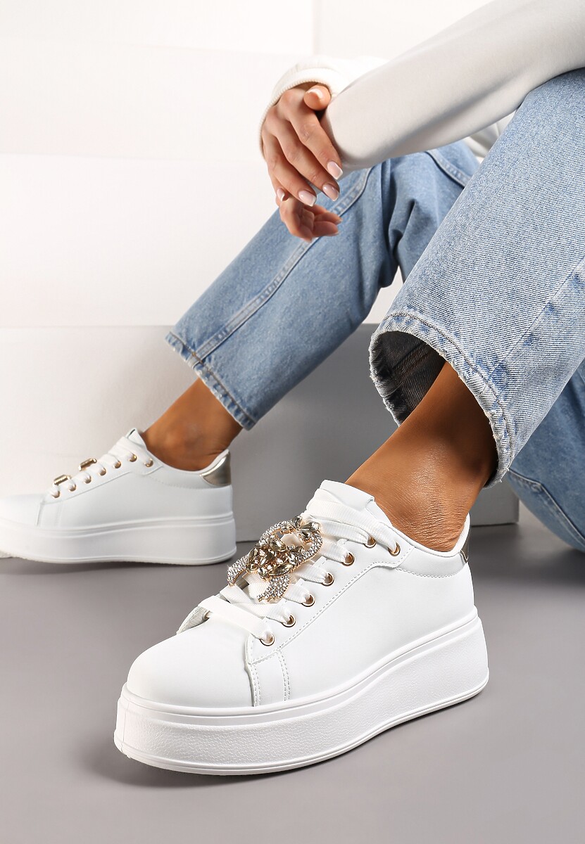 Biało-Złote Sneakersy z Platformą i Odpinanymi Biżuteryjnymi Aplikacjami na Sznurówkach Tamaki