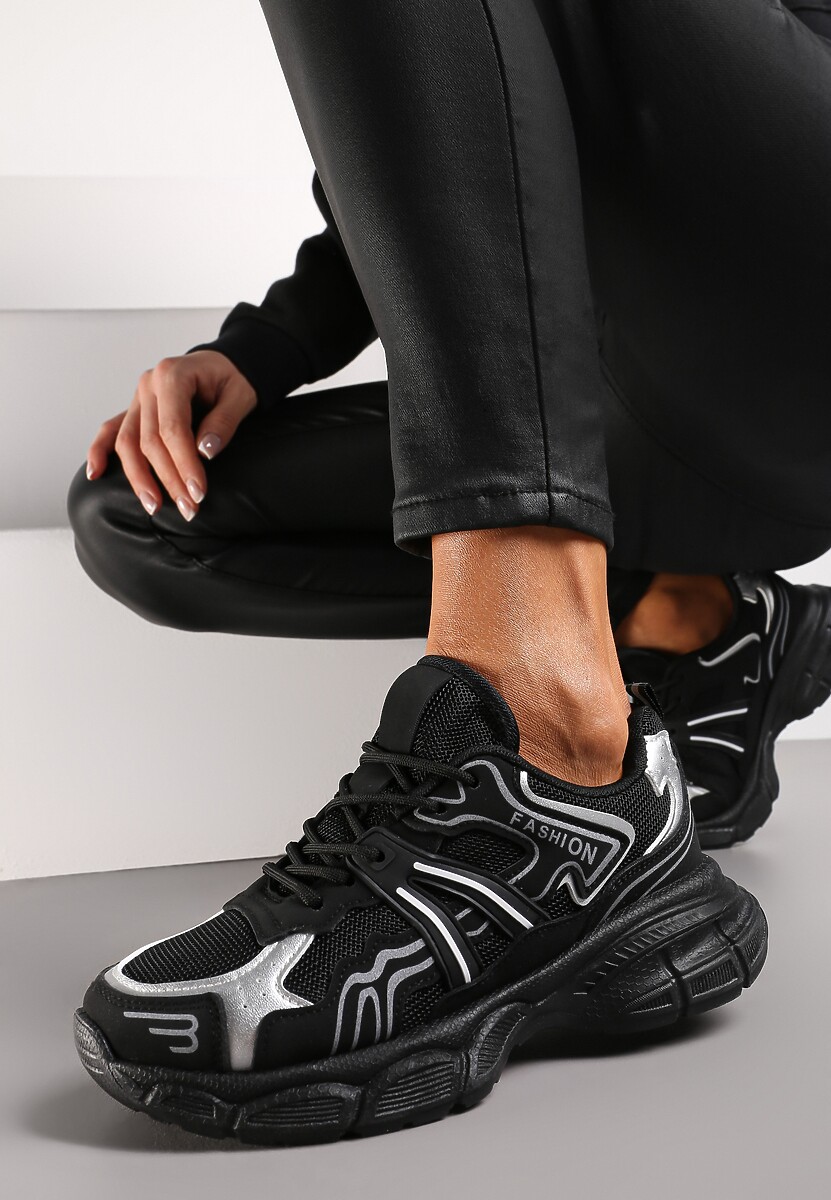 Czarne Sznurowane Buty Sportowe na Płaskiej Podeszwie z Siateczką i Ozdobnymi Wstawkami Bellaraz