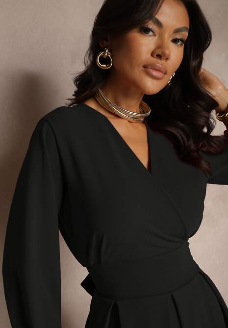 Czarna Kopertowa Sukienka o Rozkloszowanym Kroju ze Wszytym Wiązanym Paskiem Nalin