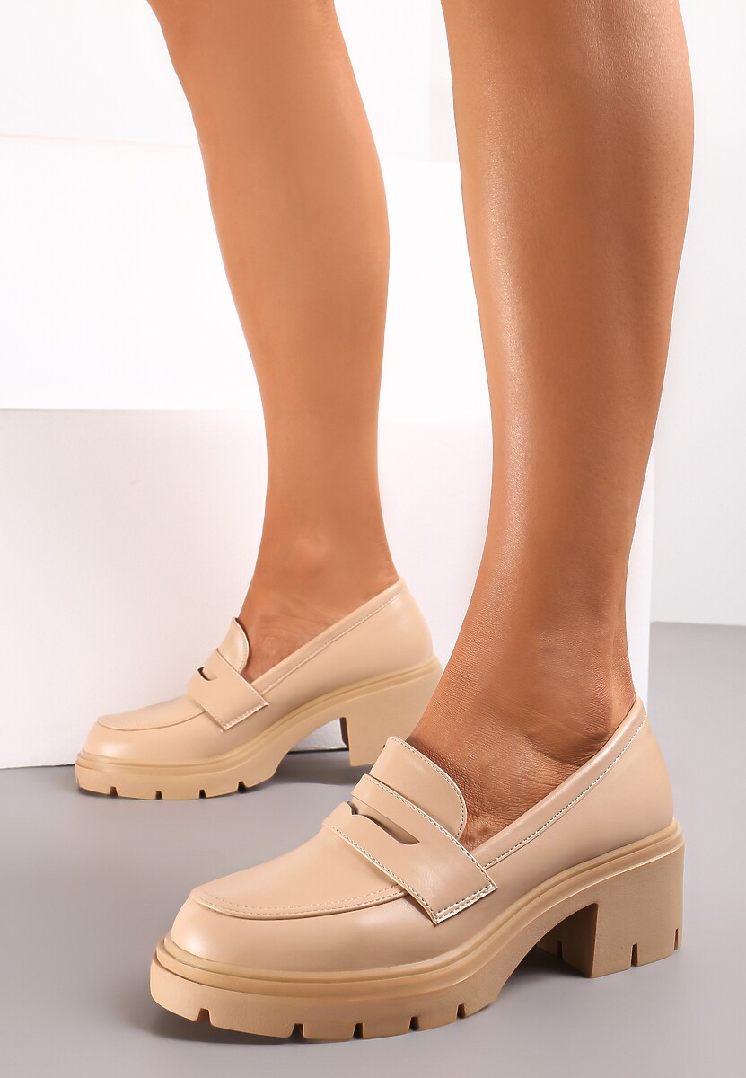 Beżowe Mokasyny na Niewysokim Słupku i Podeszwie z Protektorem Cemia