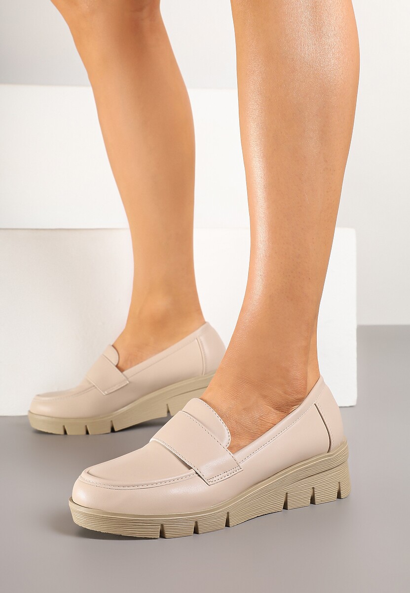 Jasnobeżowe Półbuty Mokasyny na Koturnie z Wkładką ze Skóry Naturalnej Ozdobione Paskiem Zorvia